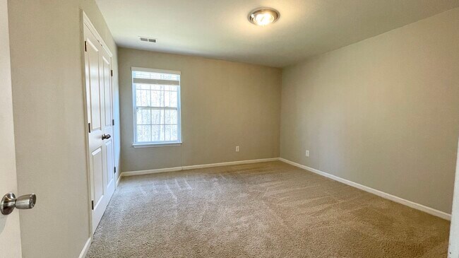 Building Photo - 263 Solstice Dr