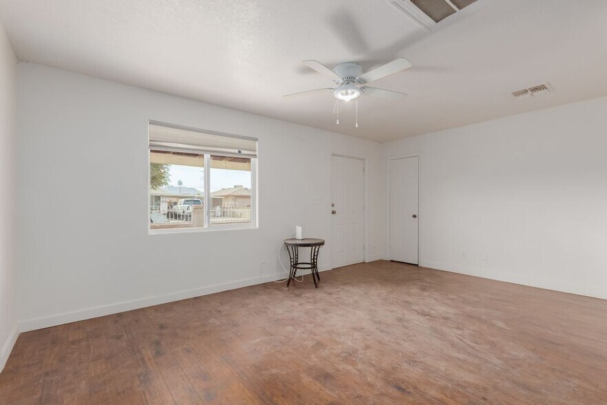 Building Photo - 3622 W Sunland Ave