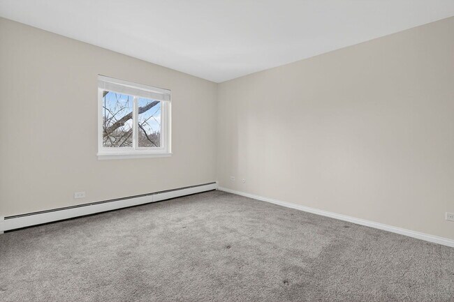 Building Photo - 751 S Dwyer Ave