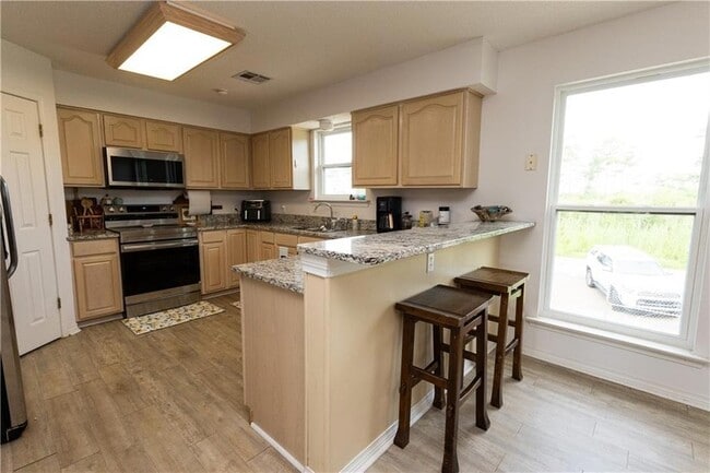 Building Photo - 26321 Mildred Dr