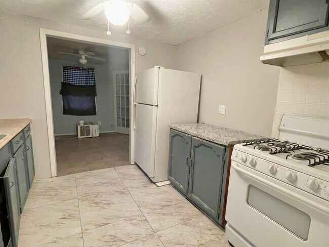Building Photo - 3211 Galveston St