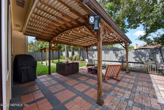 Building Photo - 9126 Trevi Cir W