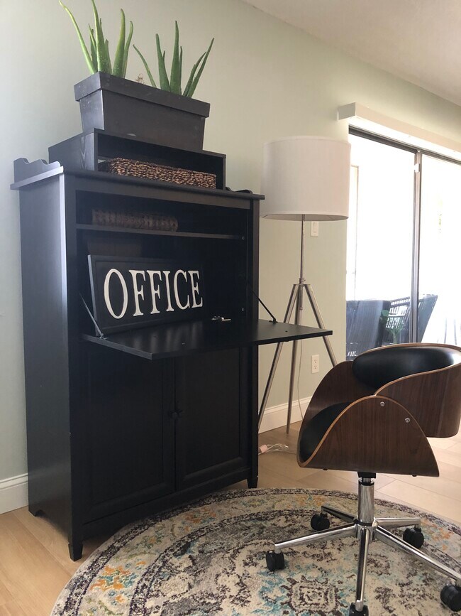 OFFICE SPACE - 630 Bird Bay Dr E