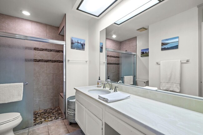 Building Photo - 140 La Cerra Dr