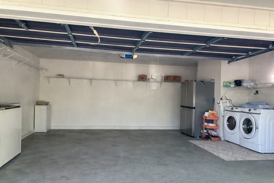 Garage - 2010 Elder Way