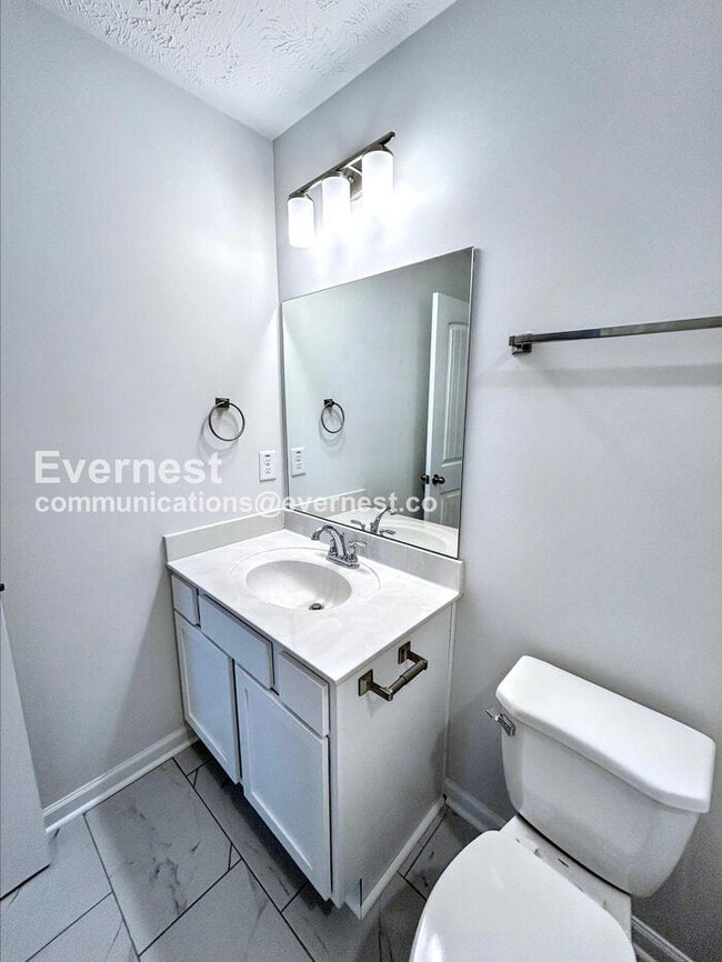 Building Photo - 204 Ansley Wy