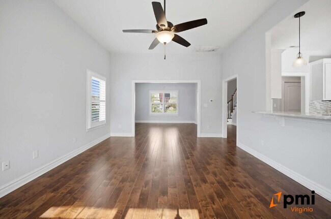 Building Photo - Stunning 5 Bedroom Waterfront Home with 2 car garage