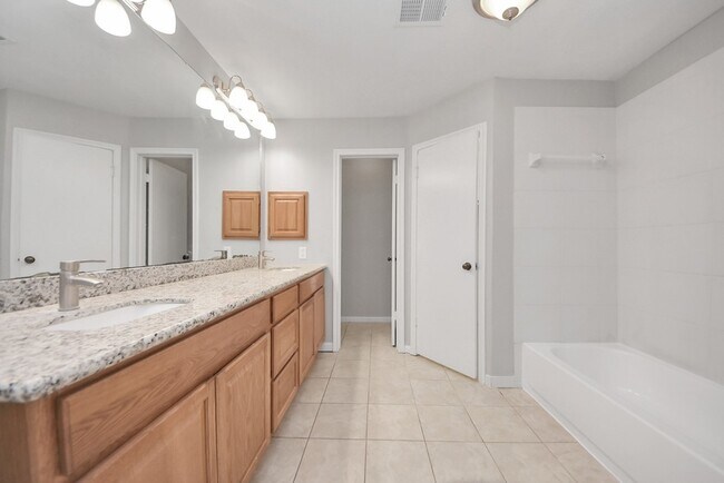 Building Photo - 115 Squires Bend
