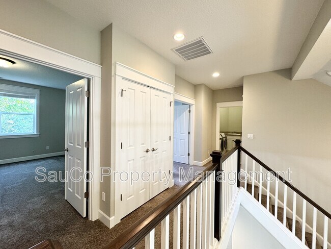 Building Photo - 13257 SW Maplecrest Ct