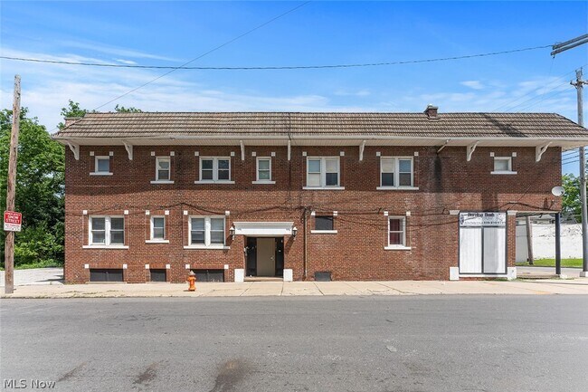 Building Photo - 4600 Division Ave
