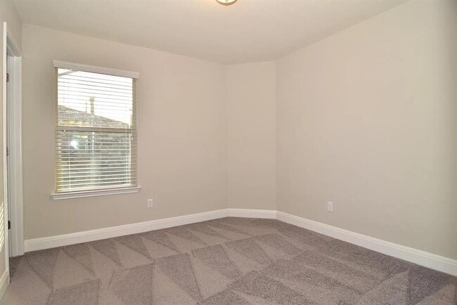 Building Photo - 1050 Kenney Fort Crossing