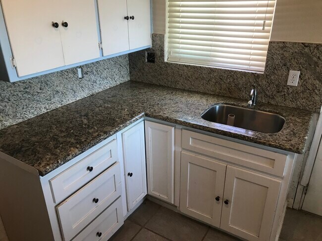 Kitchen - 27295 Vista Ave