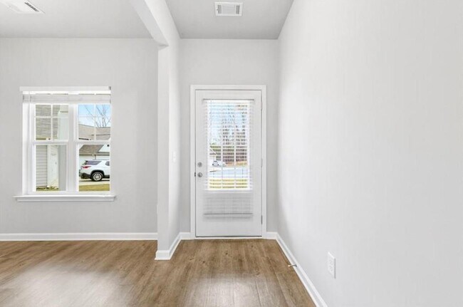 Building Photo - 207 Finley Dr