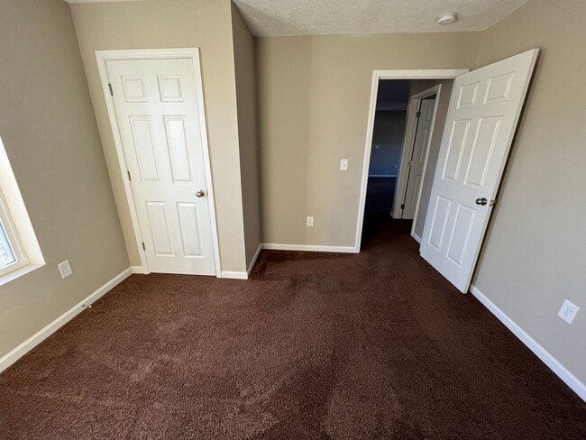 Building Photo - 3 bedroom 2 bath single family home in White Pine