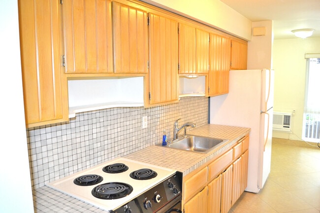 Building Photo - 4209 NE 21st Ave