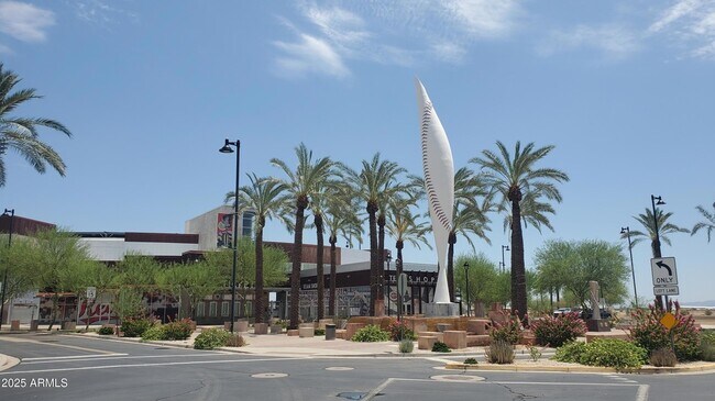 Building Photo - 3405 S 183rd Dr
