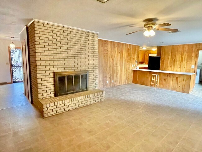 Building Photo - 4 bedroom home in the Heart of Oxford