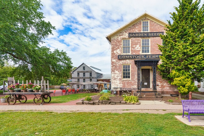 Building Photo - 24 Hartford Ave