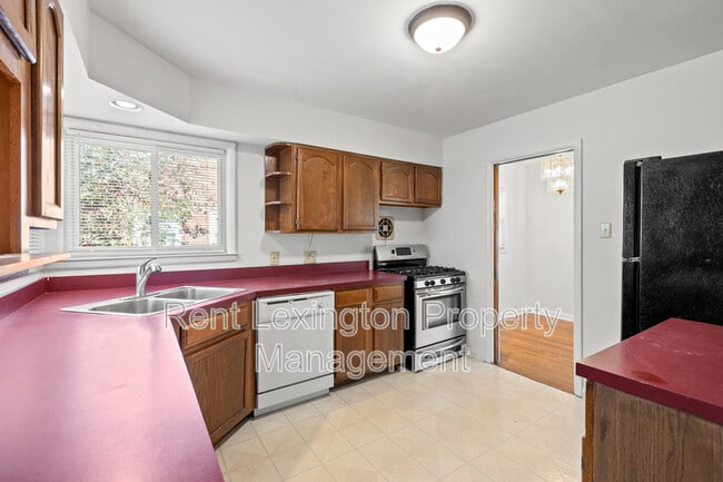 Building Photo - 2057 Heather Way