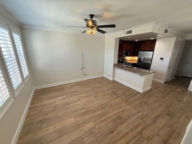 Building Photo - 3-Bedroom Townhome with Community Pool & S...