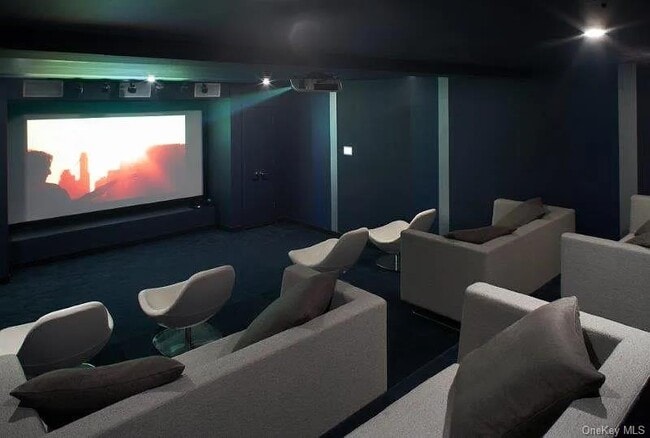 Building Photo - 925 Pacific St