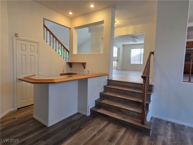 Building Photo - 8204 Tivoli Cove Dr