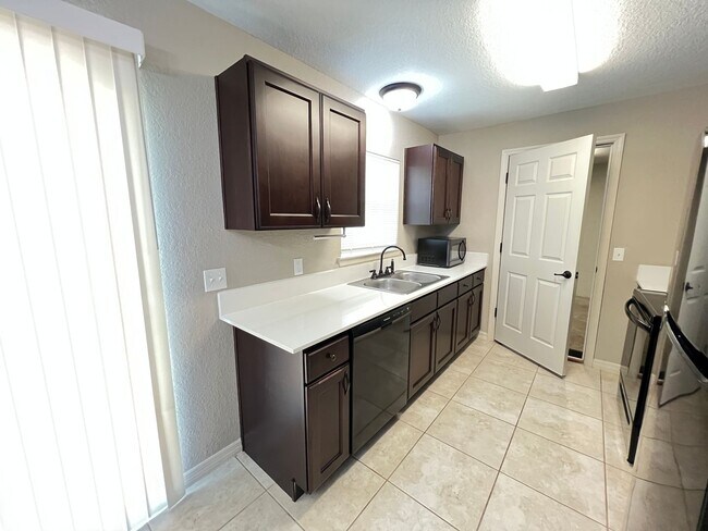 Building Photo - BEAUTIFUL 3 BD/2BA Home in Beautiful Ocala!!!