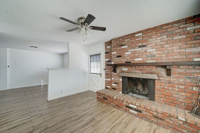 Building Photo - COMING SOON! Charming 3-Bedroom Home Near ASU – Prime Location!