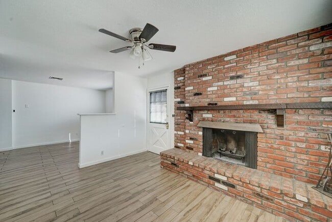 Building Photo - READY TO VIEW NOW! Charming 3-Bedroom Home Near ASU – Prime Location!