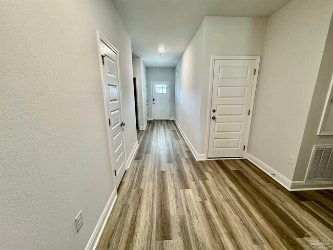 Building Photo - 8084 Fir Tree Dr