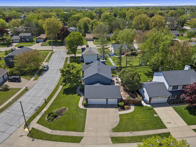 Building Photo - 4690 Lindbergh Dr