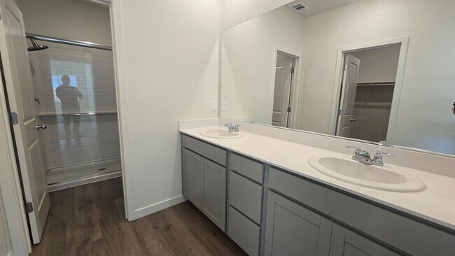 Building Photo - 7571 Grassy Plns Dr