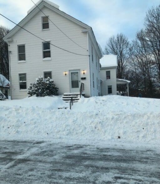 Building Photo - 11 Chestnut St