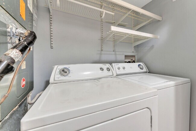 Building Photo - Beautiful 3 Bedroom 2.5 Bathroom Condo in Prime Taylors Location $1,625/mo rent