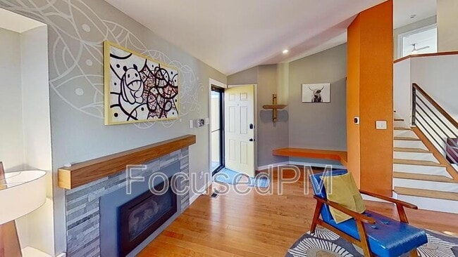 Building Photo - 11409 Jay St