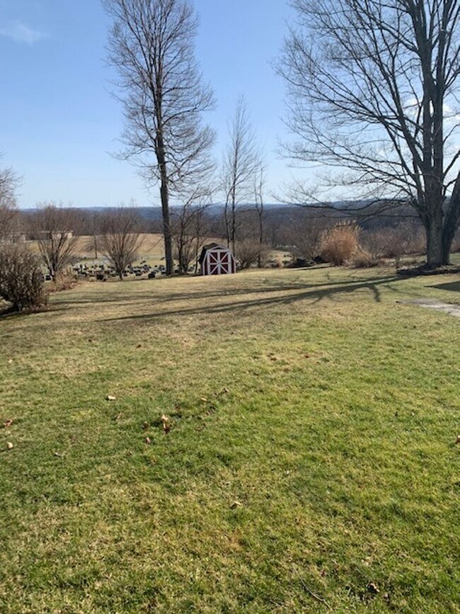 Building Photo - Newly Renovated 3 bedroom, 2.5 bath home