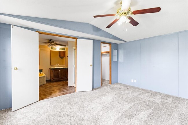 Building Photo - 675 FM 1696