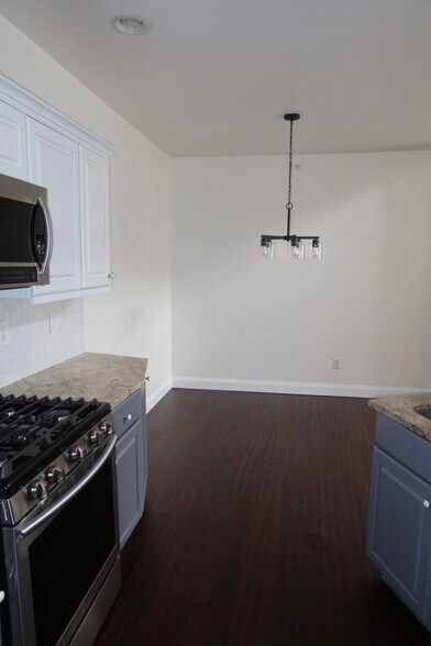 Building Photo - 610 Prestwick Dr