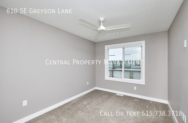 Building Photo - 610 SE Greyson Ln