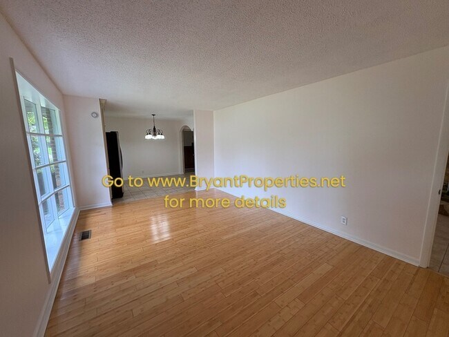Building Photo - Single Family