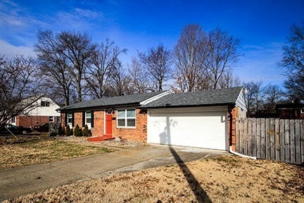 Building Photo - Completely Renovated 3 Bedroom 2 Bathroom ...
