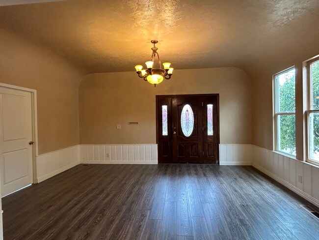 Building Photo - 1189 High St