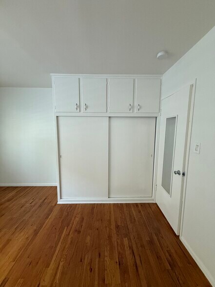 Building Photo - 446 E Cypress Ave