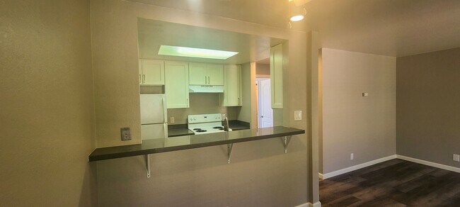 Interior Photo - 300 - 330 Parker Avenue in Rodeo