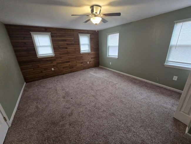 Building Photo - 1084 Yale Farm Rd