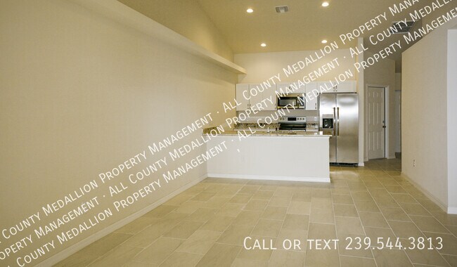 Building Photo - 1309 SE 8th Pl