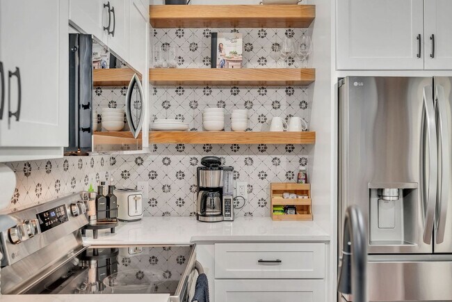 Building Photo - 1331 4th Ave N