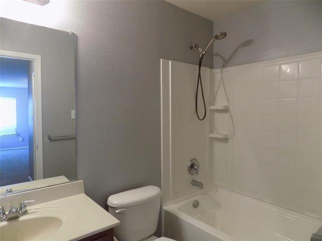 Building Photo - 16905 Thorntree Ct