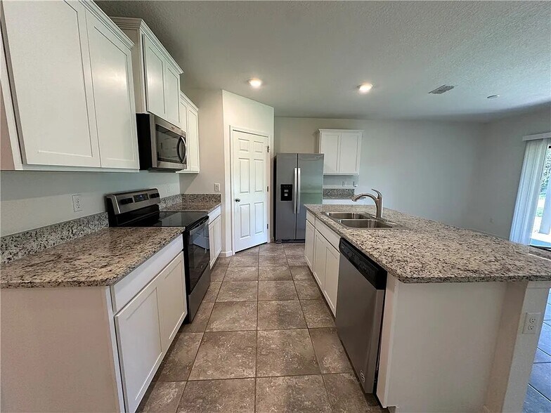 Building Photo - 4131 Keeson Cir