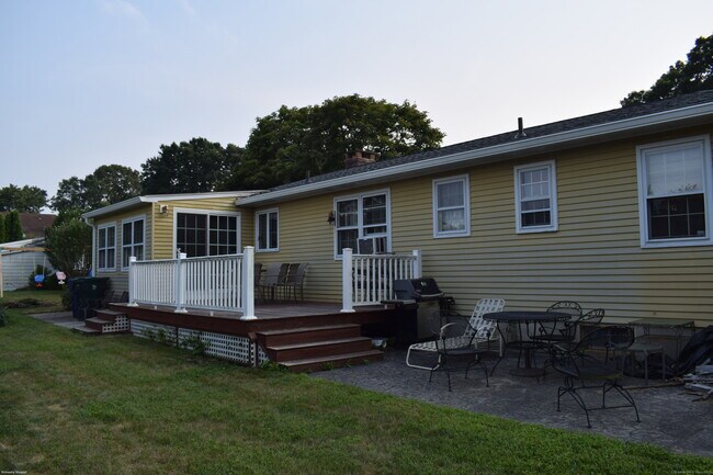 Building Photo - 40 Hawks Nest Rd